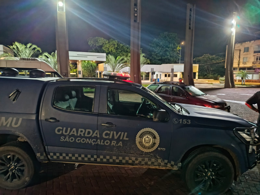 Homem é detido após tentar furtar carro em estacionamento ao lado do Centro Cultural