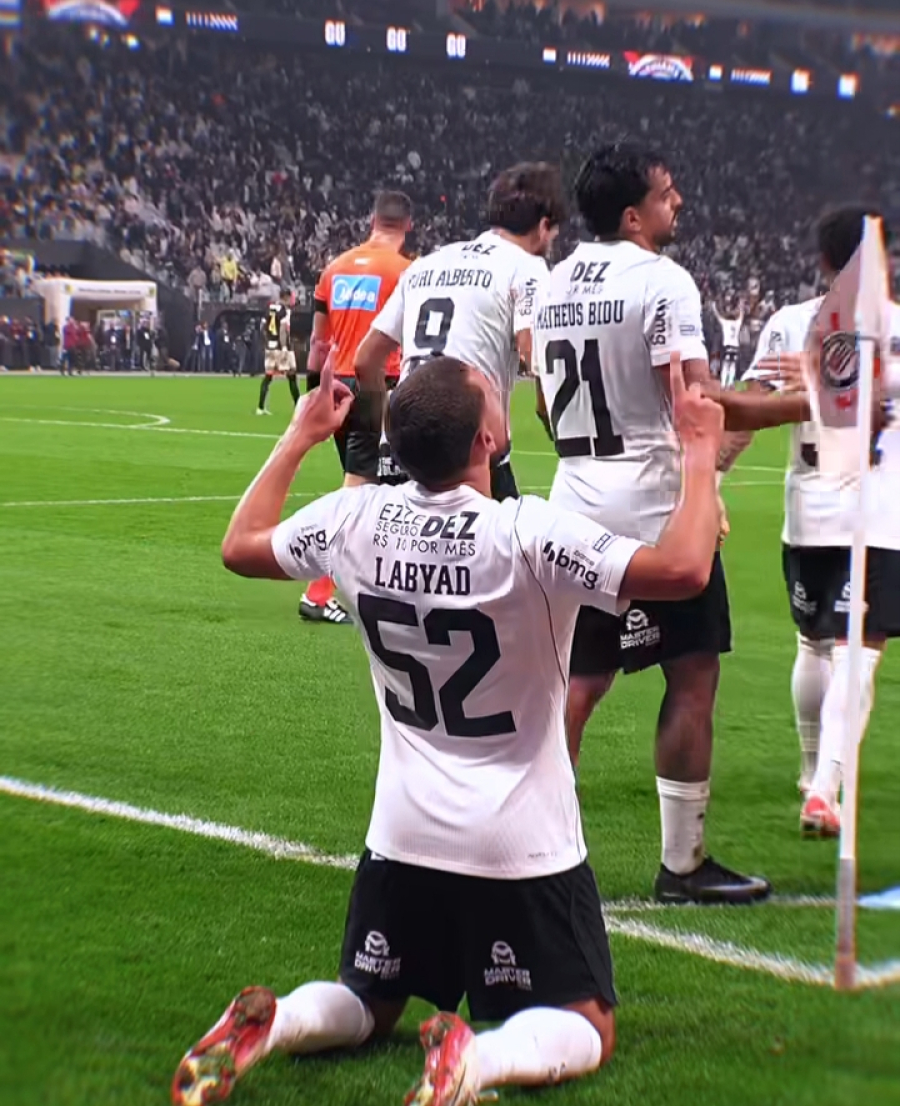 Atlético perde para o Corinthians e interrompe sequência positiva no Brasileirão
