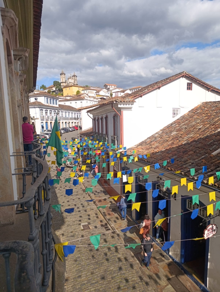  Alunos do Parlamento Jovem de São Gonçalo realizam imersão histórica em Ouro Preto