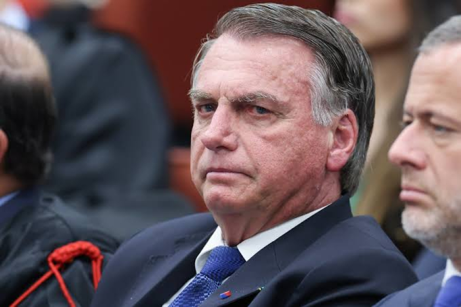 Bolsonaro é colocado em prisão domiciliar por decisão do STF após desrespeitar proibição de uso de redes sociais