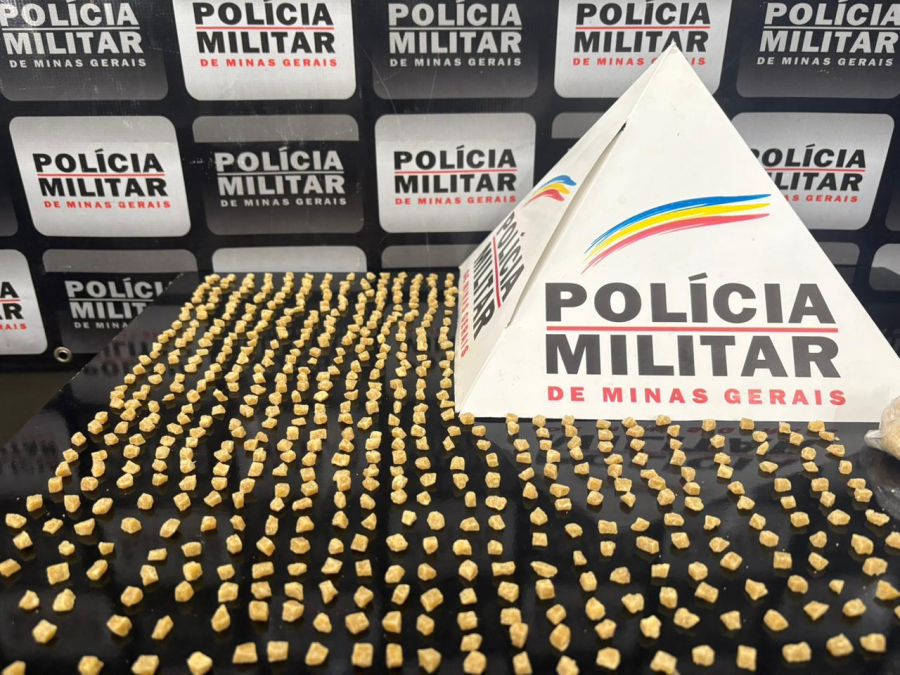 SANTA BARBARA-Polícia Militar apreende grande quantidade de drogas em operação no bairro Vista Alegre