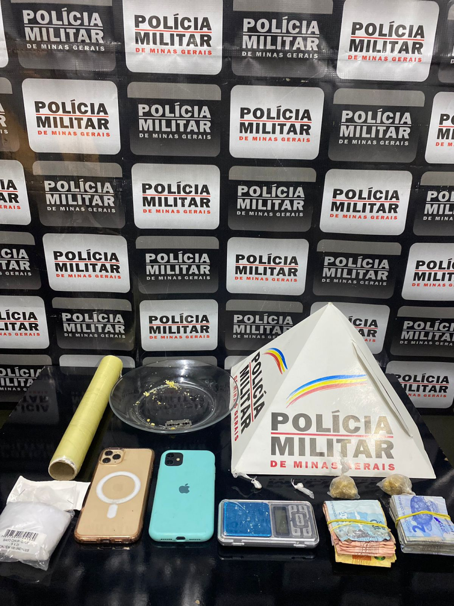 Polícia Militar prende mulher e detém homem durante operação contra o tráfico em Santa Bárbara