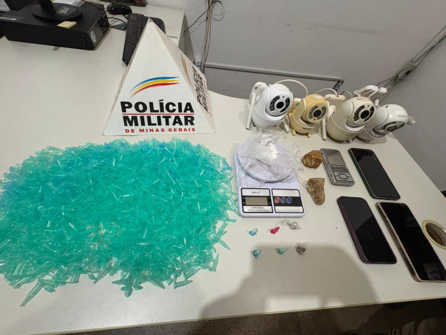 Polícia Militar prende dois suspeitos por tráfico de drogas em Catas Altas