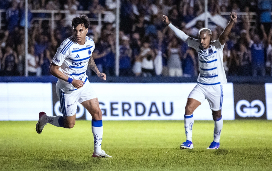 Cruzeiro vence a URT e garante melhor campanha do Mineiro