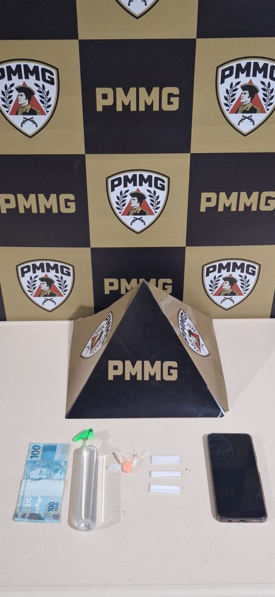 Jovem é preso por tráfico de drogas durante evento de Carnaval em Nova Era