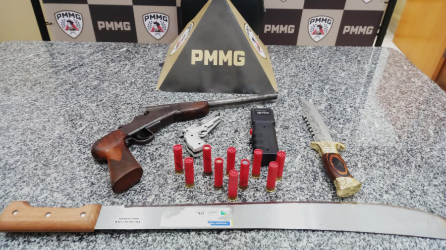 Dupla é presa por porte ilegal de arma na zona rural de São Gonçalo