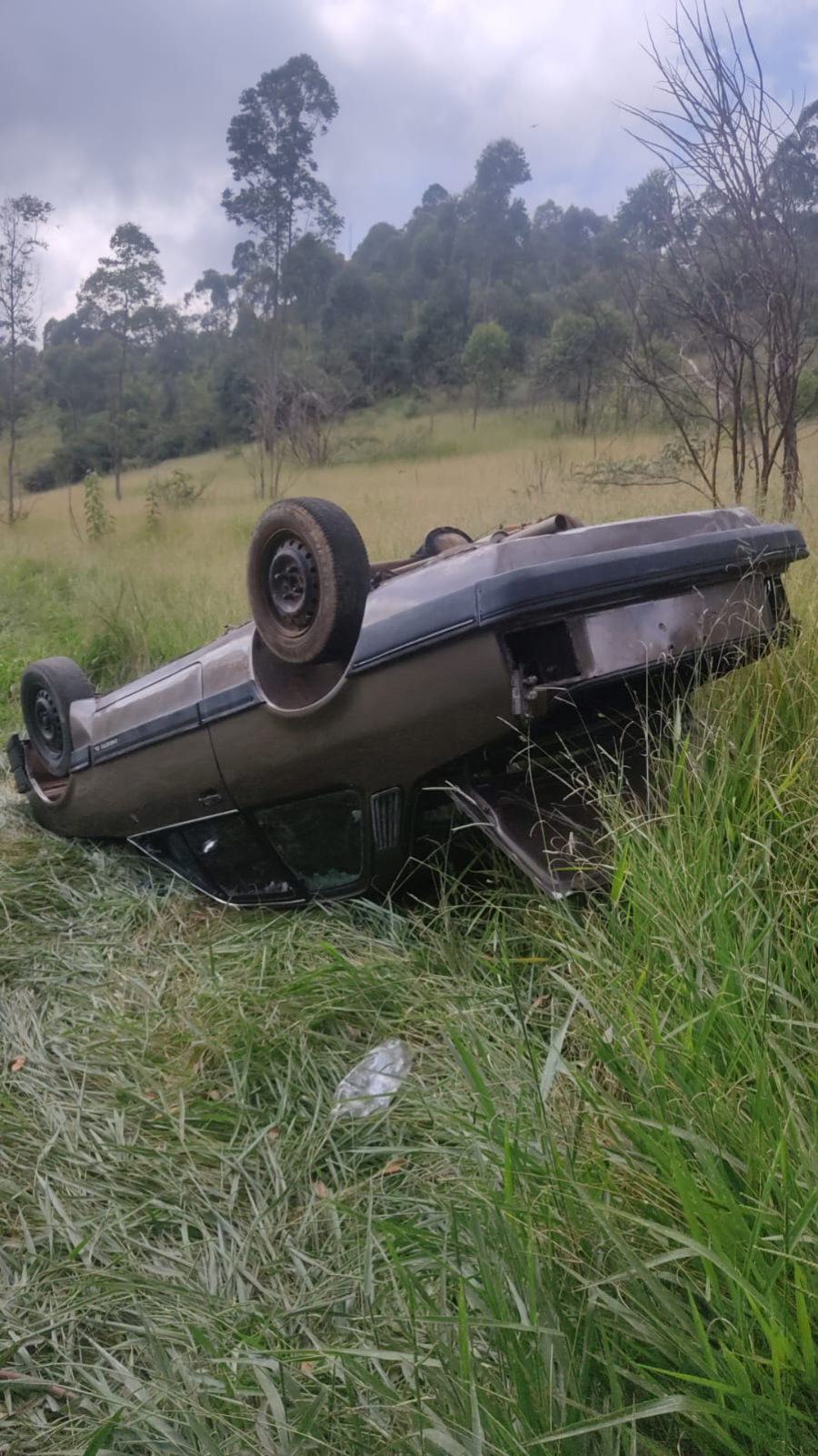 Polícia Militar recupera veículo furtado abandonado em área rural de São Gonçalo do Rio Abaixo