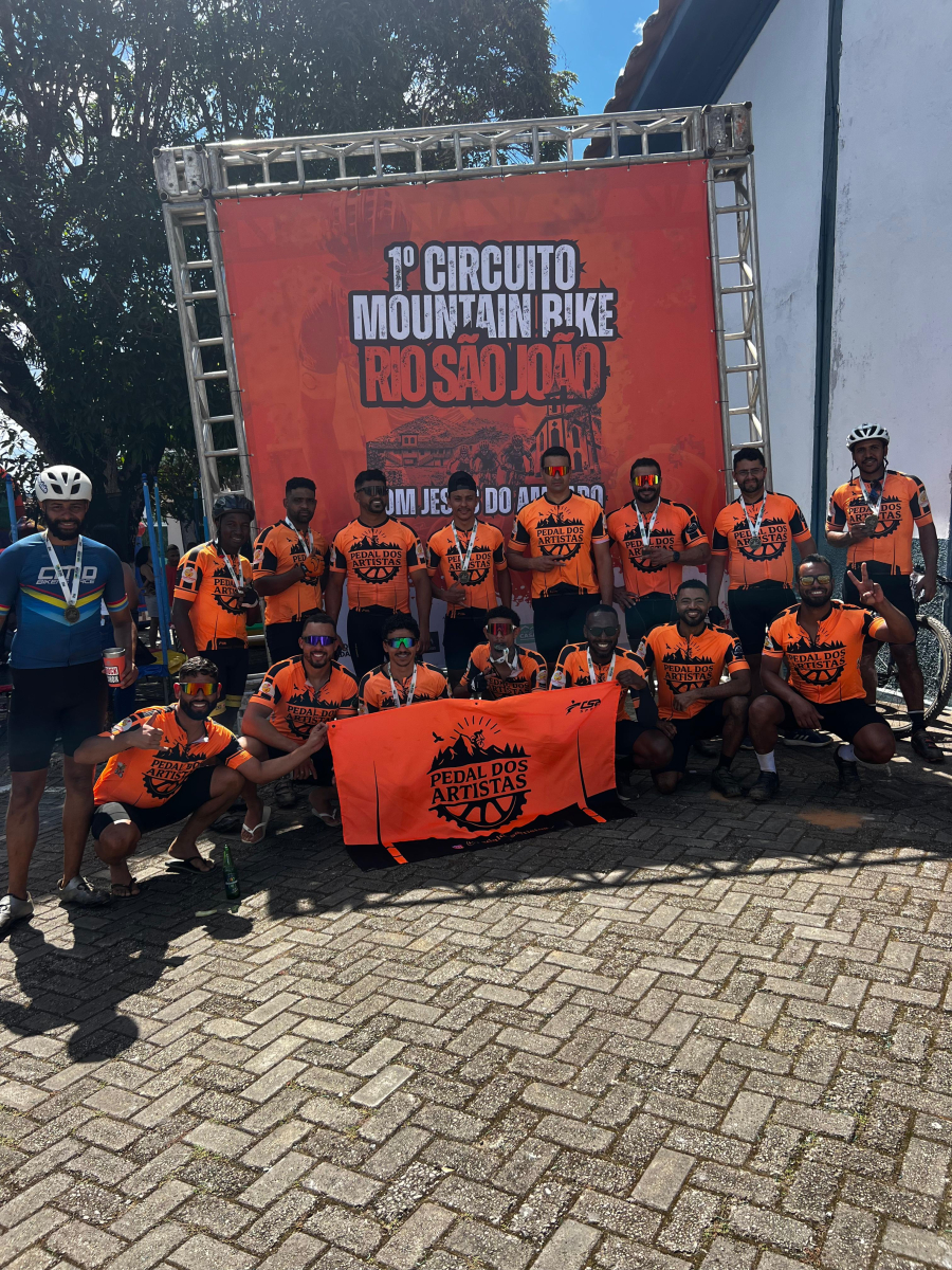 Equipe são-gonçalense brilha e conquista vários pódios em circuito de mountain bike