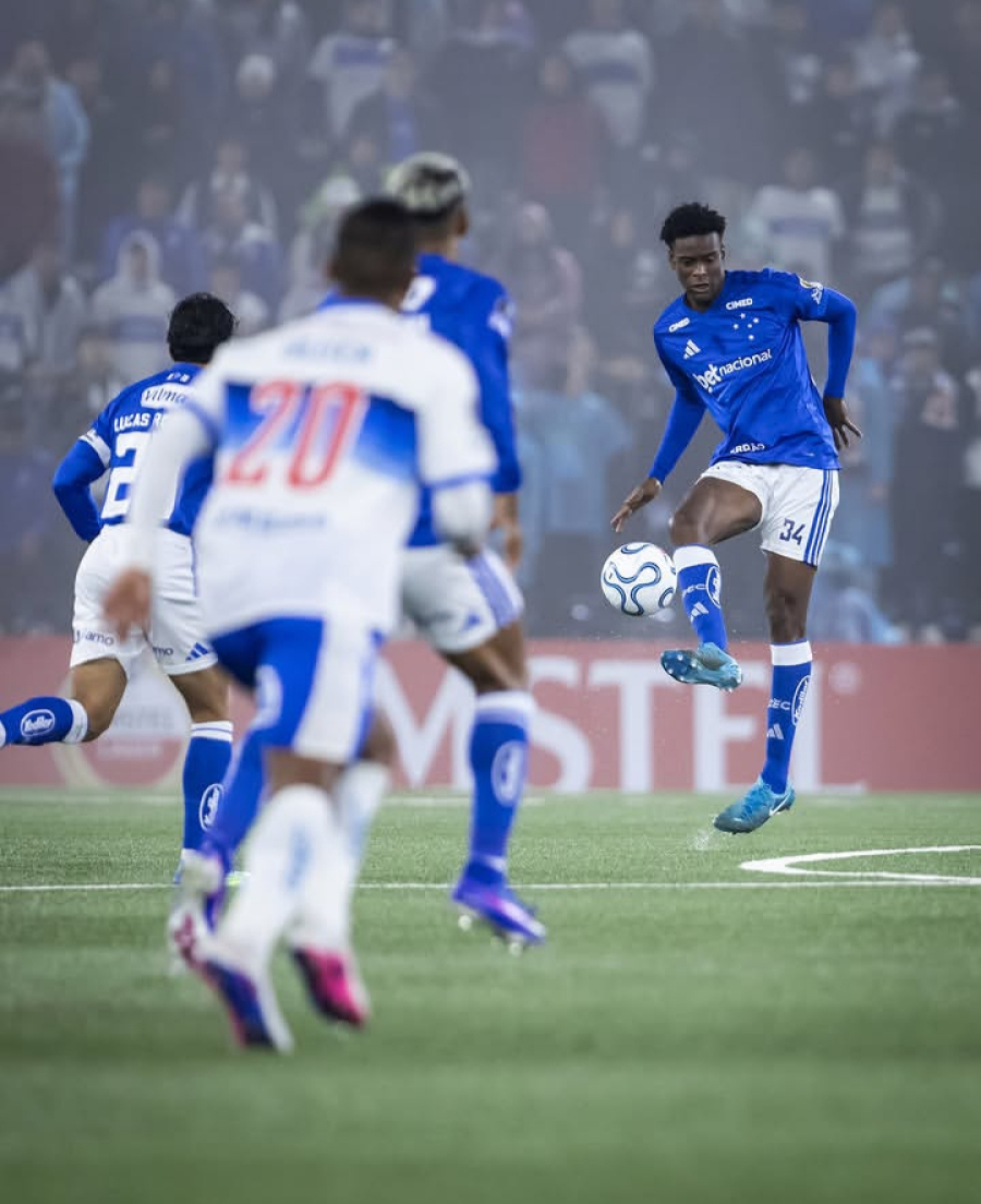 Cruzeiro empata com Universidad Católica fora de casa e assume vice-liderança do Grupo D