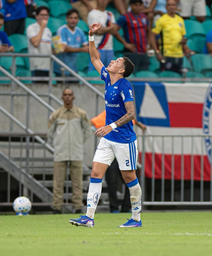 Cruzeiro vira sobre o Bahia na Fonte Nova e volta a vencer no Brasileirão