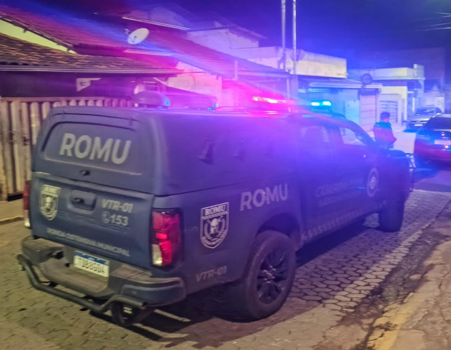 Homem é preso após agredir companheira, filho e vizinho em São Gonçalo do Rio Abaixo