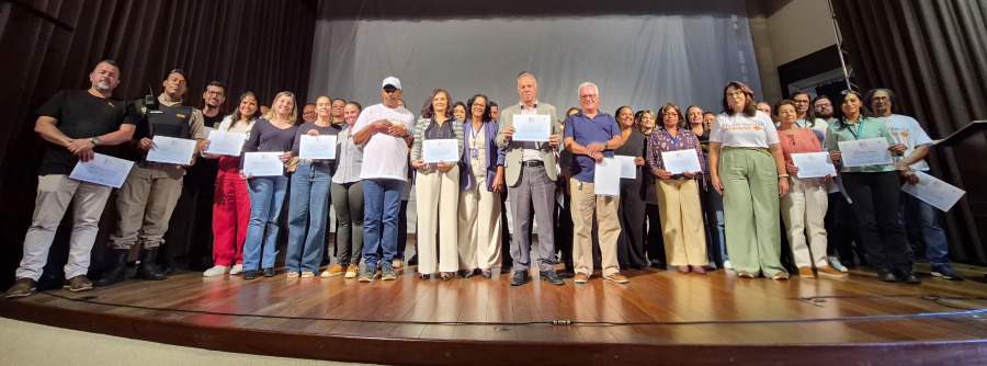 Câmara de São Gonçalo recebe homenagem pelos 20 anos da Saúde Mental no município