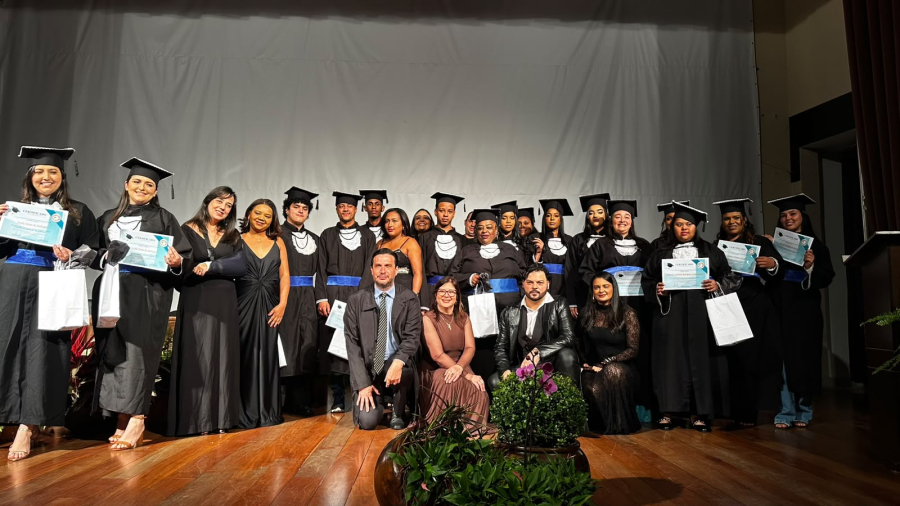 Curso técnico em administração forma nova turma de jovens empreendedores em São Gonçalo Do Rio Abaixo