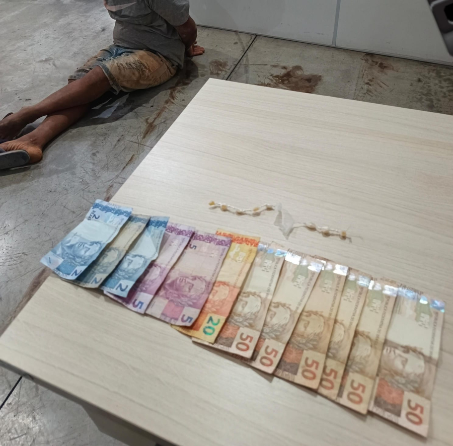 Homem é preso por tráfico de drogas pela guarda civil em São Gonçalo Do Rio Abaixo