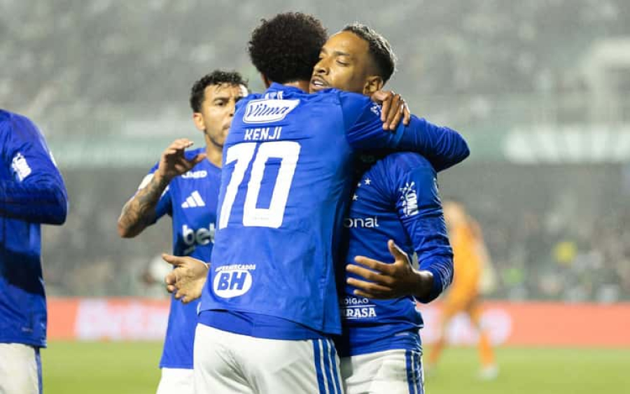Matheus Pereira decide, Cruzeiro vence o Coritiba e se aproxima do G5 do Brasileirão