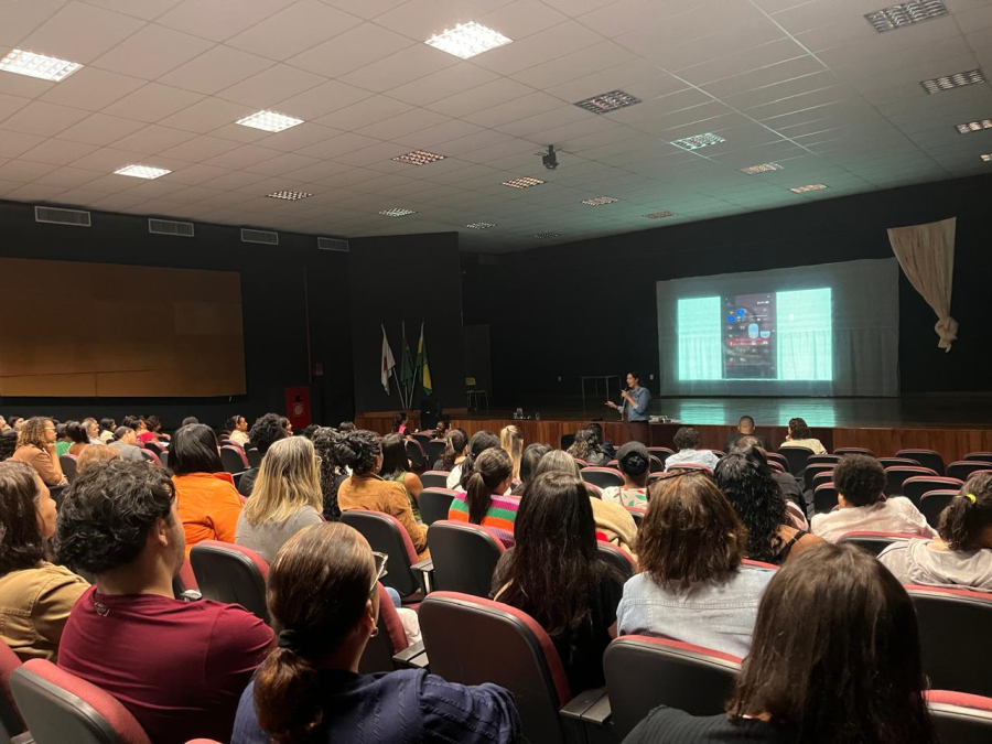 Formação reúne profissionais da educação para fortalecer práticas inclusivas em São Gonçalo