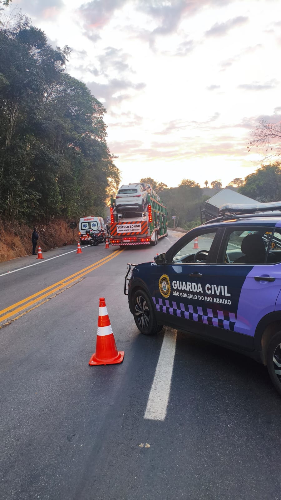 Acidente na BR-381 mobiliza PRF e GCM em São Gonçalo do Rio Abaixo