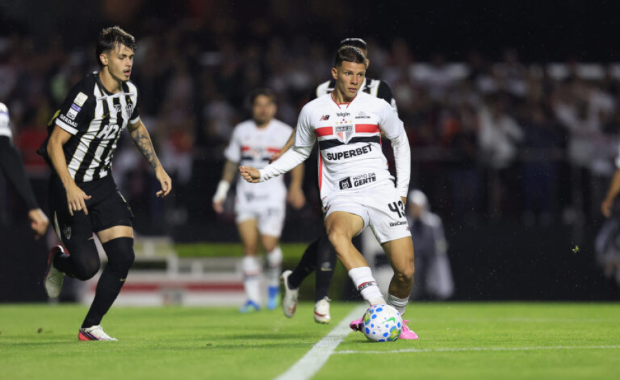 Atlético perde para o São Paulo e vê fim de invencibilidade na temporada