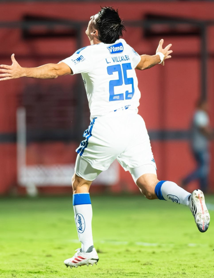 Cruzeiro reage no segundo tempo e vence Vitória de virada no Barradão