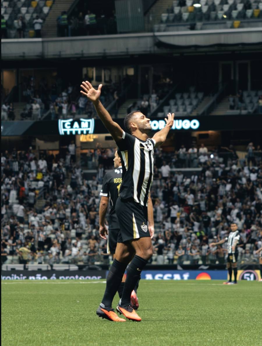 Atlético vira sobre o Santos nos acréscimos e vence na Arena MRV