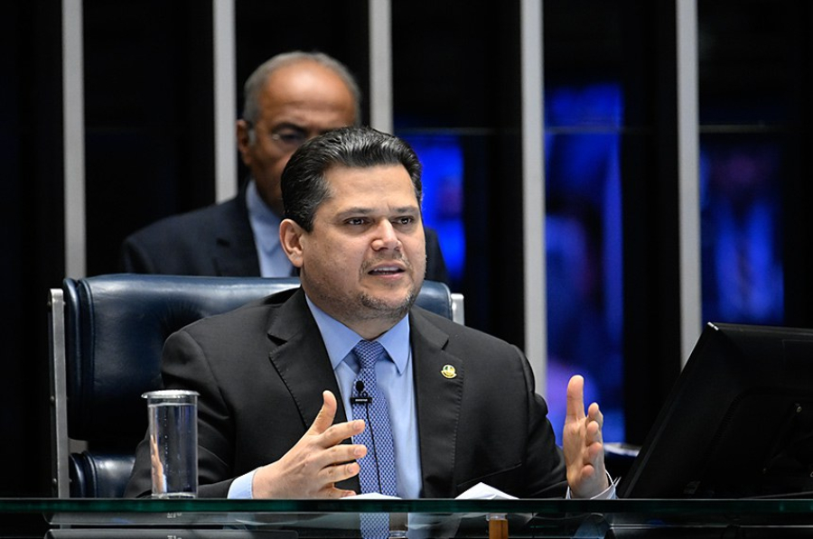 Senado aprova proposta que acaba com escala 6x1 e prevê jornada de 40 horas semanais