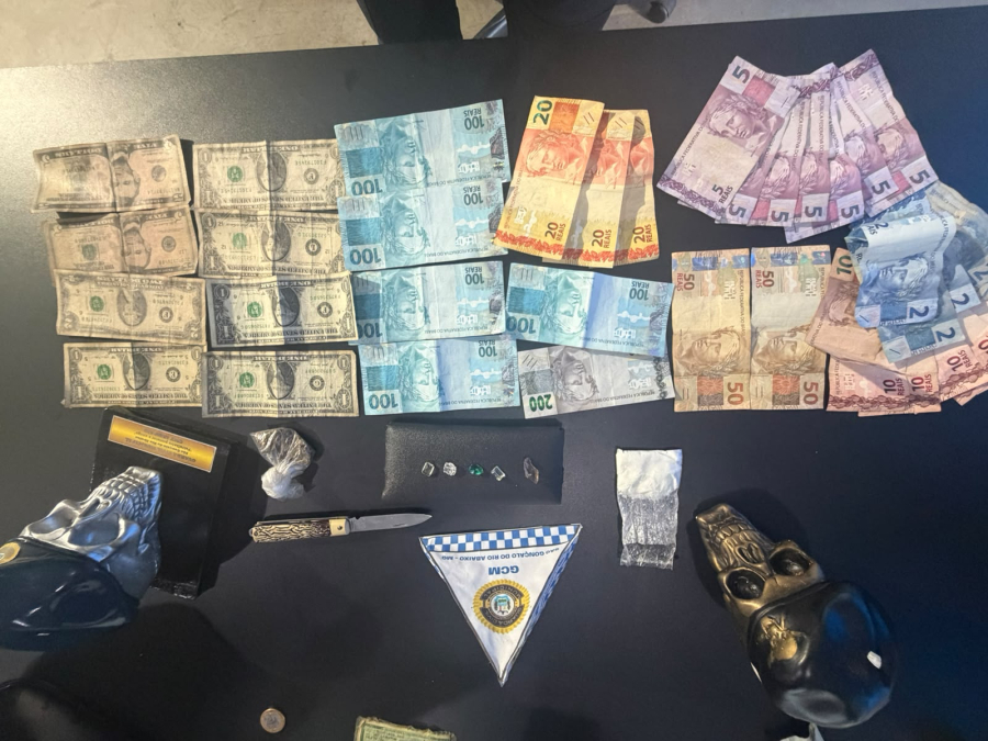Homem e mulher são presos pela Guarda Municipal suspeito de tráfico de drogas em São Gonçalo